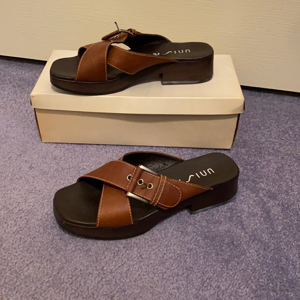 Vintage Buckle Strap Clog